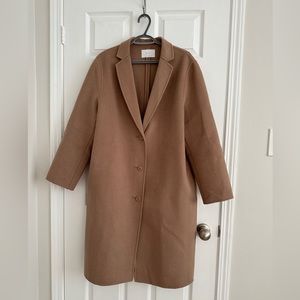Oak and fort wool coat in sand color. Size Large